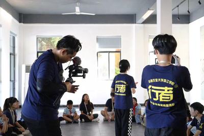 青春賦能鄉(xiāng)村，影像記錄振興——華南農(nóng)業(yè)大學(xué)珠江學(xué)院“百千萬工程”突擊隊(duì)赴南澳縣深澳鎮(zhèn)開展實(shí)踐服務(wù)